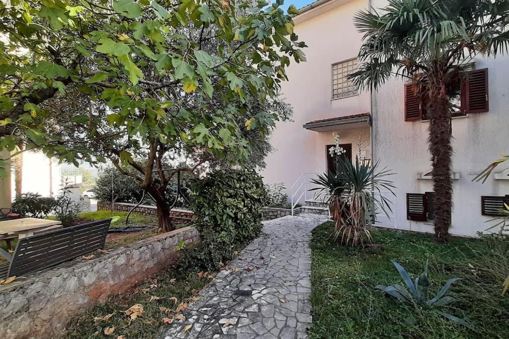 Quiet & Lovely Apartment-Ičići Extérieur photo
